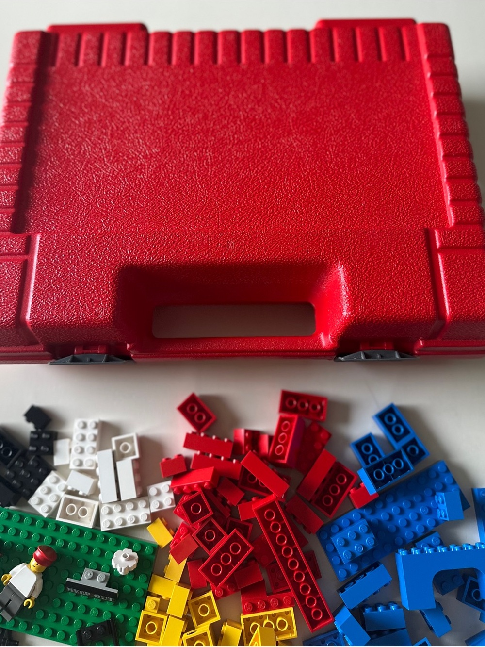 Vintage LEGO Basic Building Set in Red Case Manuals Booklets & Mixed Pieces - Picture 2 of 11